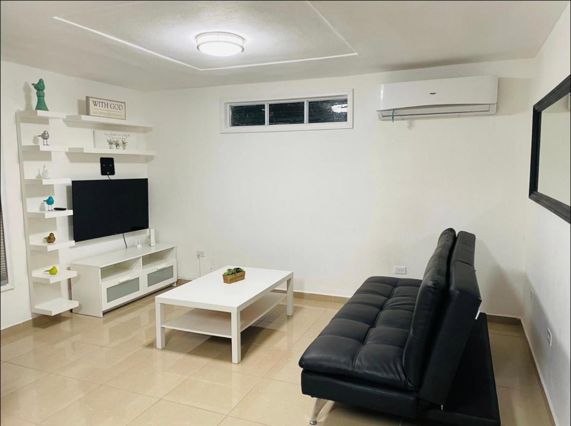 Hollywood Apartments Yabucoa Bagian luar foto